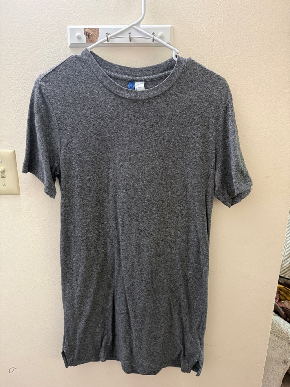 H&M Men's Dark Gray Heather Short Sleeve Tee